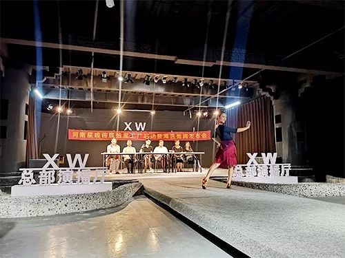 “河南星嗅传媒造星工厂启动暨海选‘中原6姐妹’”新闻发布会举行